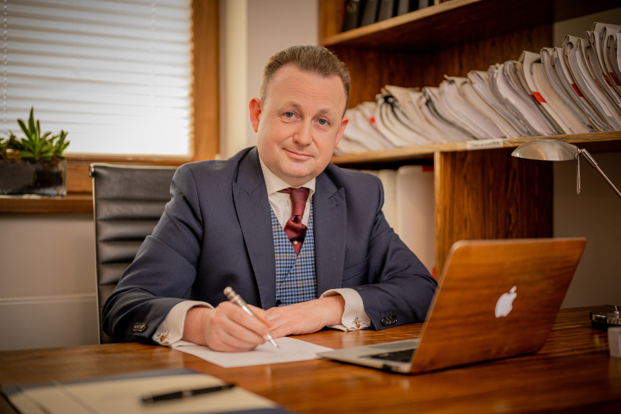 "Zapewniamy bezpieczeństwo prawne  naszym Klientom
 - chronimy ich wolność i majątek"
 adw. Antoni Koprowski
